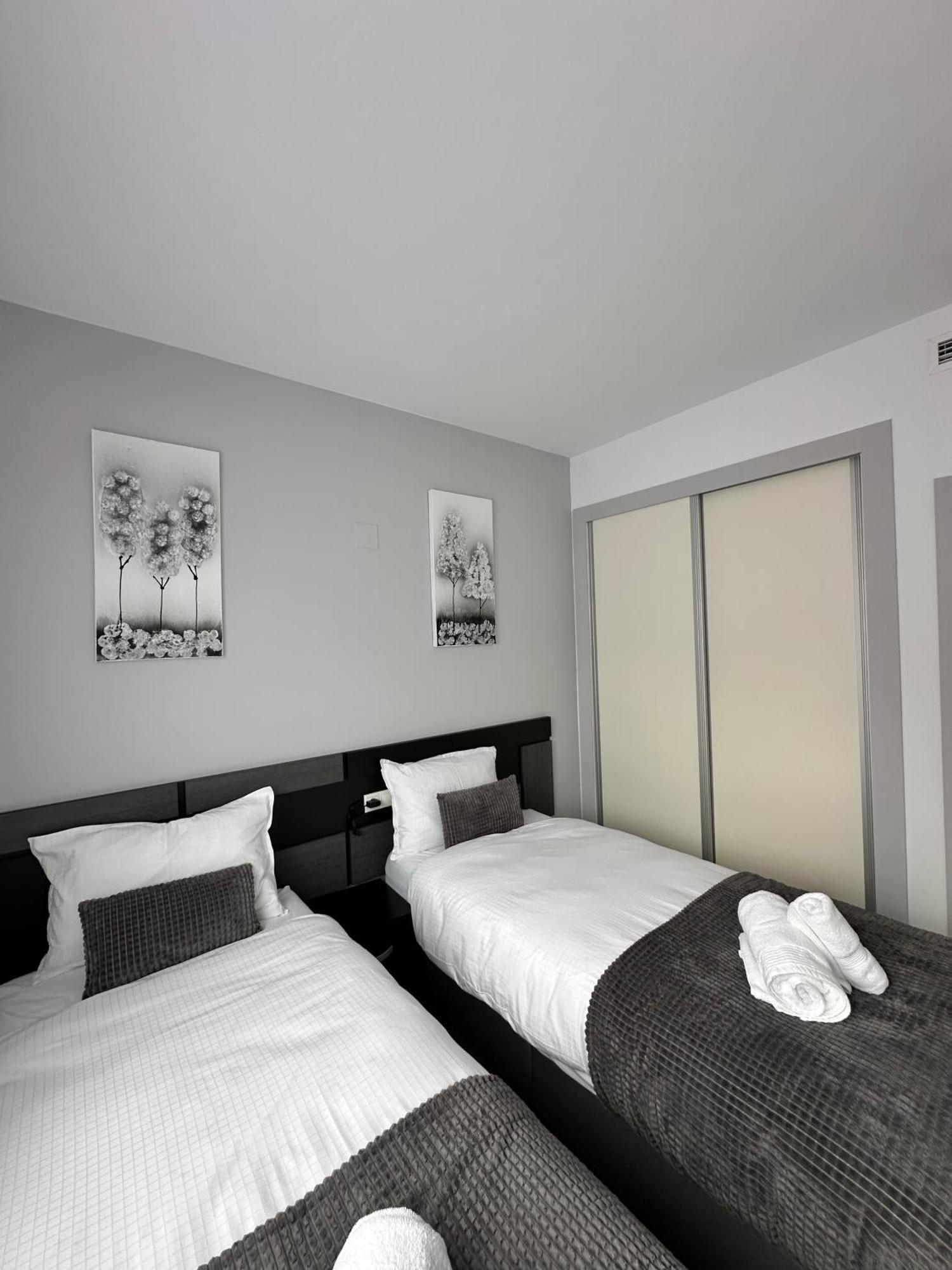 Luxurious, Newly-Renovated Large 2-Bedroom Condo By The Beach Benidorm Dış mekan fotoğraf
